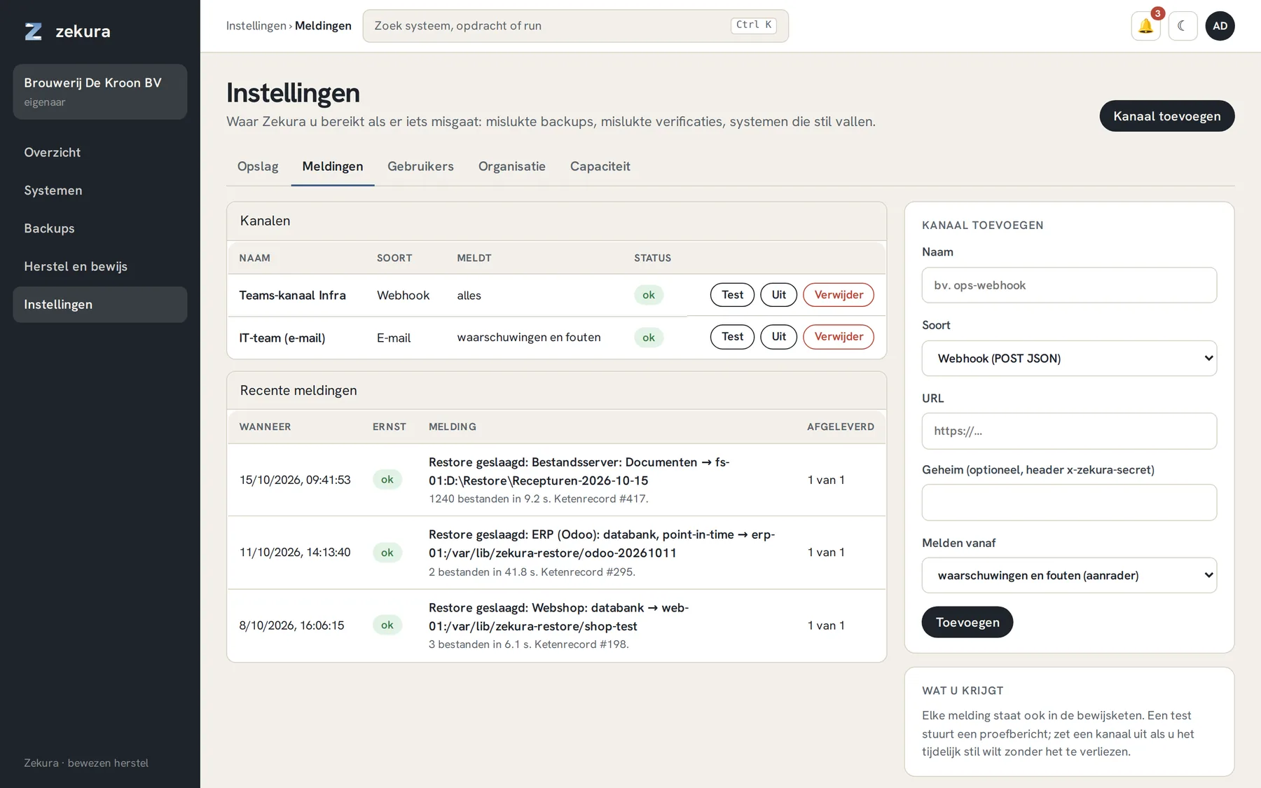 Instellingen → Meldingen: twee kanalen en de recente meldingen met afleverstatus